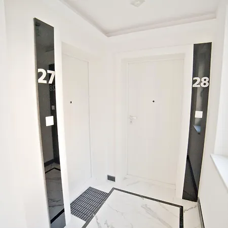 Grand Tartaczna Deluxe דירה